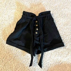 Black high-waisted adjustable waist cargo shorts